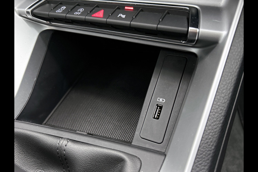 Audi Q3 35 TFSI Pro Line business(Goed OnderH, Navi, B&O, StoelV, Parkeersensoren, Leder, Cruise Con, Etc) Audi Q3 35 TFSI Pro Line business(Goed OnderH, Navi, B&O, StoelV, Parkeersensoren, Leder, Cruise Con, Etc)