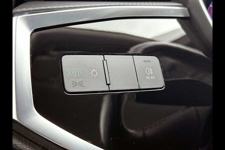 Audi Q3 35 TFSI Pro Line business(Goed OnderH, Navi, B&O, StoelV, Parkeersensoren, Leder, Cruise Con, Etc) Audi Q3 35 TFSI Pro Line business(Goed OnderH, Navi, B&O, StoelV, Parkeersensoren, Leder, Cruise Con, Etc)