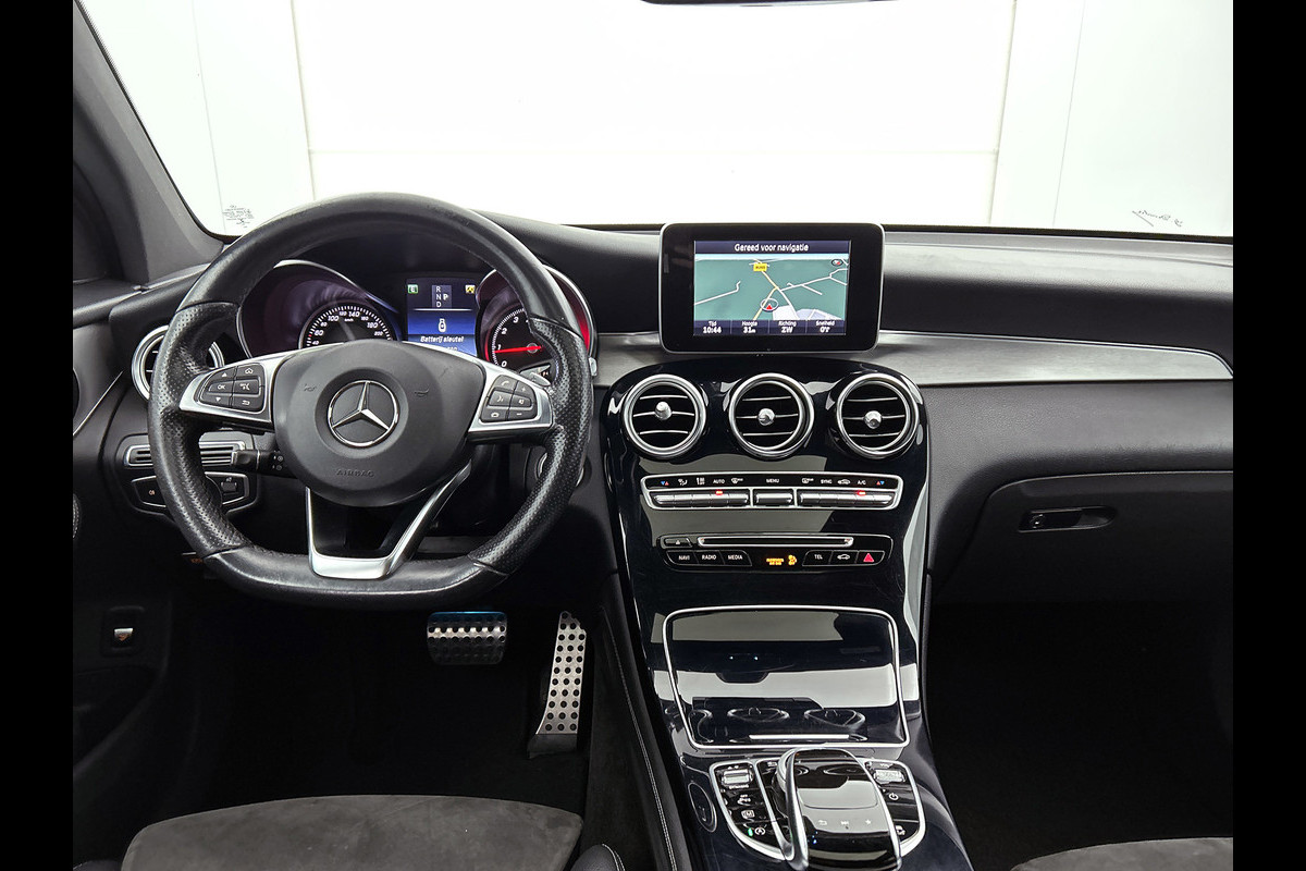 Mercedes-Benz GLC Coupé 250 AMG 4Matic Ambition(NL-auto, Navi, Panorama, Carplay, Camera, PDC V+A, Cruise Con, Etc) Mercedes-Benz GLC Coupé 250 AMG 4Matic Ambition(NL-auto, Navi, Panorama, Carplay, Camera, PDC V+A, Cruise Con, Etc)