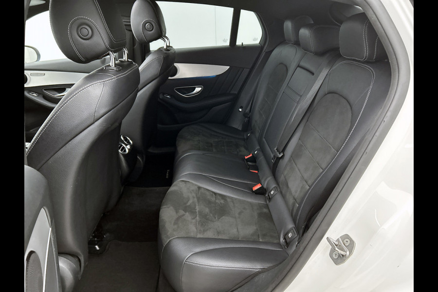 Mercedes-Benz GLC Coupé 250 AMG 4Matic Ambition(NL-auto, Navi, Panorama, Carplay, Camera, PDC V+A, Cruise Con, Etc) Mercedes-Benz GLC Coupé 250 AMG 4Matic Ambition(NL-auto, Navi, Panorama, Carplay, Camera, PDC V+A, Cruise Con, Etc)
