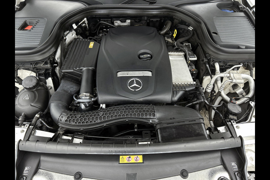 Mercedes-Benz GLC Coupé 250 AMG 4Matic Ambition(NL-auto, Navi, Panorama, Carplay, Camera, PDC V+A, Cruise Con, Etc) Mercedes-Benz GLC Coupé 250 AMG 4Matic Ambition(NL-auto, Navi, Panorama, Carplay, Camera, PDC V+A, Cruise Con, Etc)