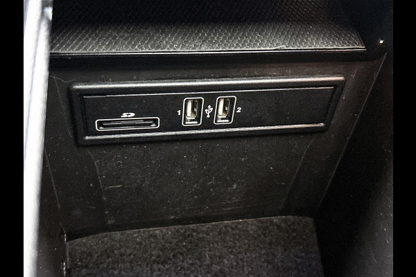 Mercedes-Benz GLC Coupé 250 AMG 4Matic Ambition(NL-auto, Navi, Panorama, Carplay, Camera, PDC V+A, Cruise Con, Etc) Mercedes-Benz GLC Coupé 250 AMG 4Matic Ambition(NL-auto, Navi, Panorama, Carplay, Camera, PDC V+A, Cruise Con, Etc)