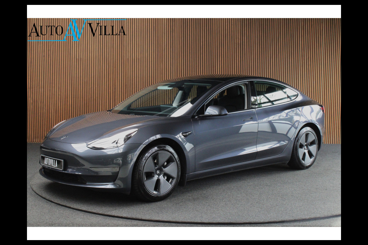Tesla Model 3 Standard Plus ACC Autopilot Stuurverwarm. PDC Leer Navi Panoramadak 360° Elektr. achterklep Stoelverwarming voor & achter Climate voor & achter LM velgen BTW auto! Nieuw!