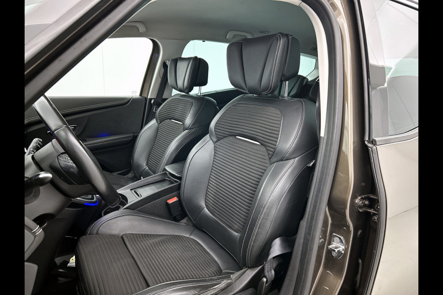 Renault Grand Scénic 1.3 TCe Bose 7p. (NL-auto, Navi, Trekhaak, Parkeersensoren, StoelV, Cruise Con, Etc)
