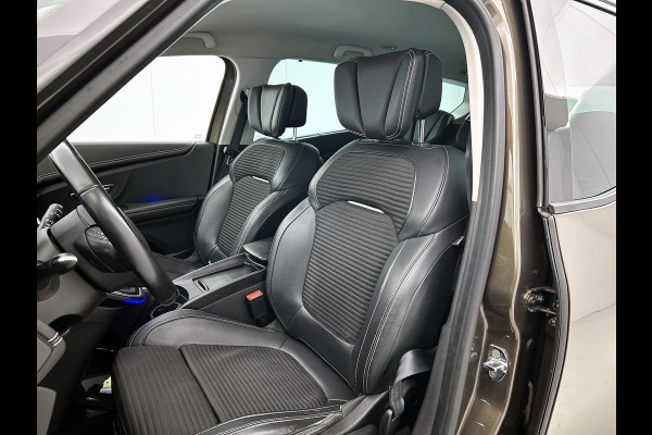 Renault Grand Scénic 1.3 TCe Bose 7p. (NL-auto, Navi, Trekhaak, Parkeersensoren, StoelV, Cruise Con, Etc)
