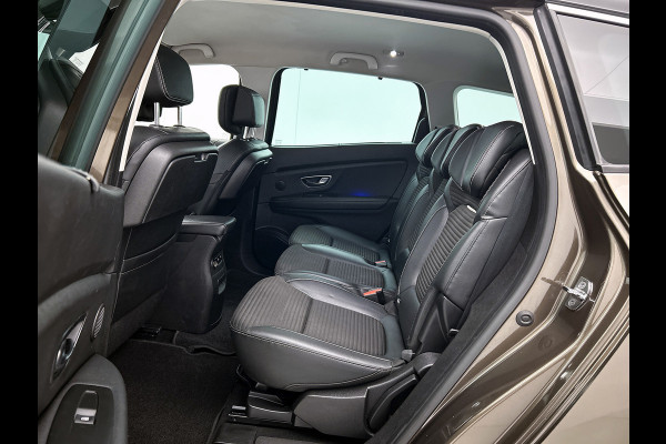 Renault Grand Scénic 1.3 TCe Bose 7p. (NL-auto, Navi, Trekhaak, Parkeersensoren, StoelV, Cruise Con, Etc)
