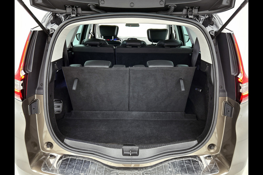 Renault Grand Scénic 1.3 TCe Bose 7p. (NL-auto, Navi, Trekhaak, Parkeersensoren, StoelV, Cruise Con, Etc)