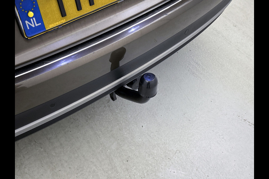 Renault Grand Scénic 1.3 TCe Bose 7p. (NL-auto, Navi, Trekhaak, Parkeersensoren, StoelV, Cruise Con, Etc)