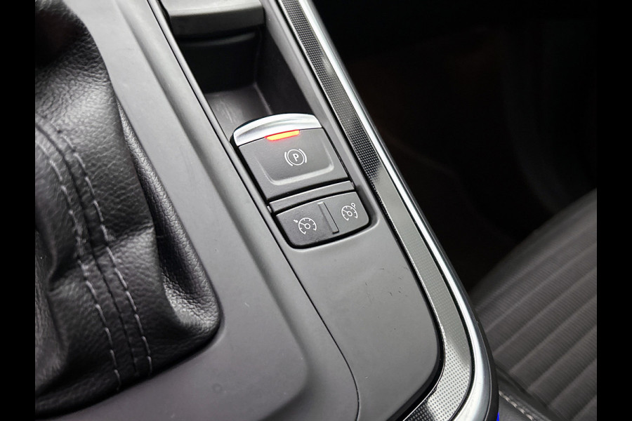 Renault Grand Scénic 1.3 TCe Bose 7p. (NL-auto, Navi, Trekhaak, Parkeersensoren, StoelV, Cruise Con, Etc)