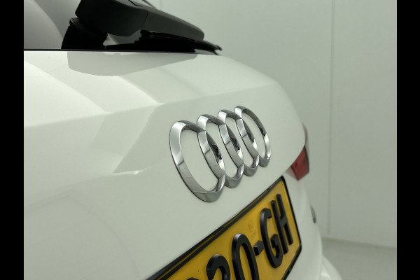 Audi Q3 40 TFSI quattro Advanced Pro S-Line (Dealer OnderH, Navi, StoelV, Parkeersensoren, Climate Con, Cruise Con, Etc) Audi Q3 40 TFSI quattro Advanced Pro S-Line (Dealer OnderH, Navi, StoelV, Parkeersensoren, Climate Con, Cruise Con, Etc)