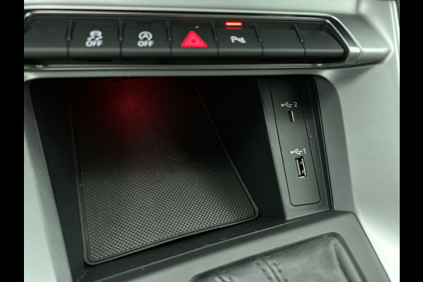 Audi Q3 40 TFSI quattro Advanced Pro S-Line (Dealer OnderH, Navi, StoelV, Parkeersensoren, Climate Con, Cruise Con, Etc) Audi Q3 40 TFSI quattro Advanced Pro S-Line (Dealer OnderH, Navi, StoelV, Parkeersensoren, Climate Con, Cruise Con, Etc)