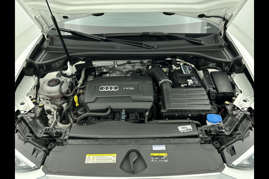 Audi Q3 40 TFSI quattro Advanced Pro S-Line (Dealer OnderH, Navi, StoelV, Parkeersensoren, Climate Con, Cruise Con, Etc) Audi Q3 40 TFSI quattro Advanced Pro S-Line (Dealer OnderH, Navi, StoelV, Parkeersensoren, Climate Con, Cruise Con, Etc)