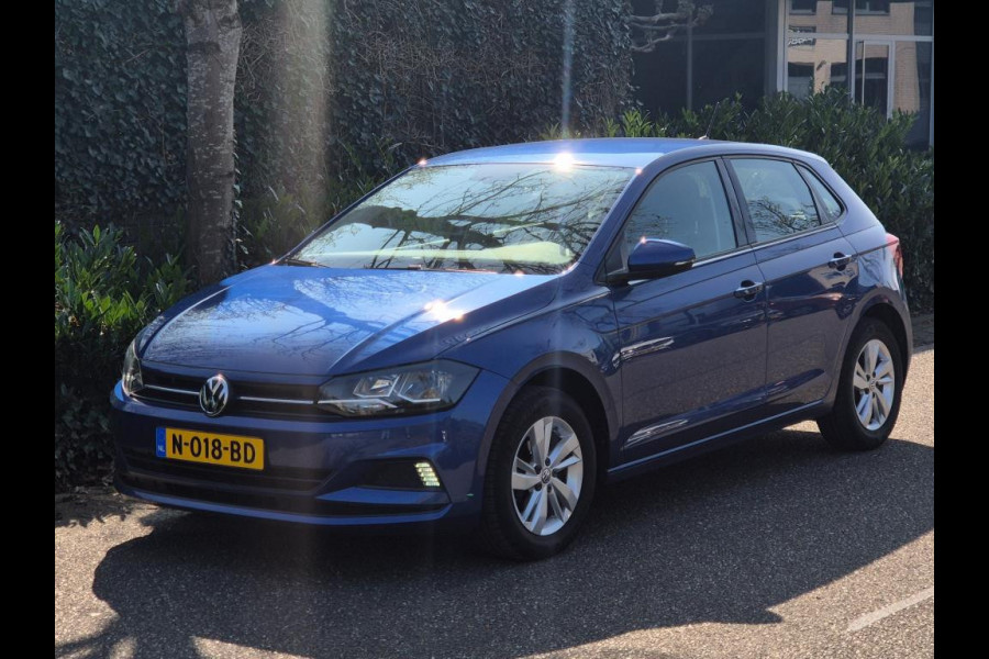 Volkswagen Polo Dealeronderhouden CarPlay Navi Dodehoekwaarschuwing Apps Stoelverwarming Volkswagen Polo Dealeronderhouden CarPlay Navi Dodehoekwaarschuwing Apps Stoelverwarming