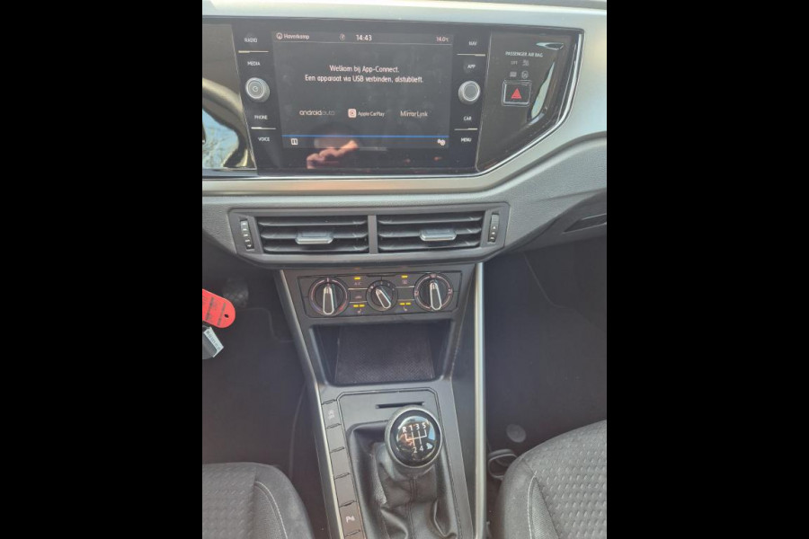 Volkswagen Polo Dealeronderhouden CarPlay Navi Dodehoekwaarschuwing Apps Stoelverwarming Volkswagen Polo Dealeronderhouden CarPlay Navi Dodehoekwaarschuwing Apps Stoelverwarming