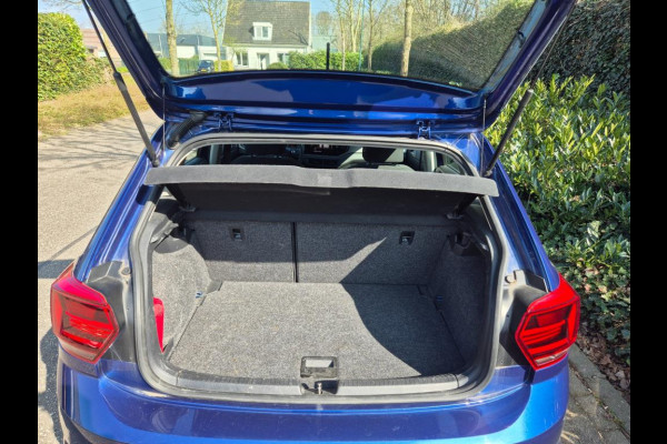 Volkswagen Polo Dealeronderhouden CarPlay Navi Dodehoekwaarschuwing Apps Stoelverwarming Volkswagen Polo Dealeronderhouden CarPlay Navi Dodehoekwaarschuwing Apps Stoelverwarming