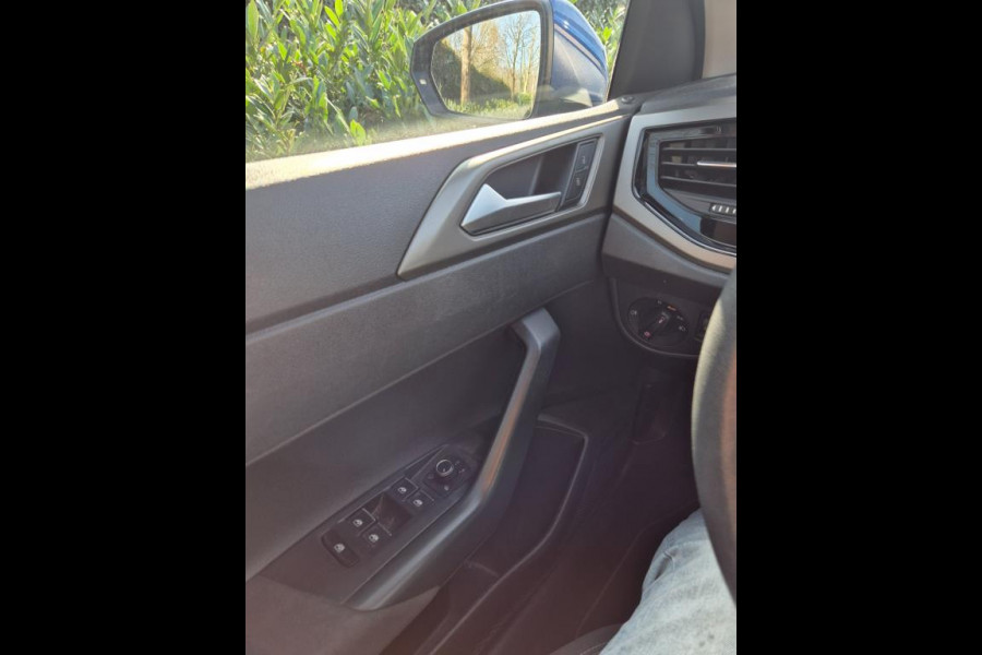 Volkswagen Polo Dealeronderhouden CarPlay Navi Dodehoekwaarschuwing Apps Stoelverwarming Volkswagen Polo Dealeronderhouden CarPlay Navi Dodehoekwaarschuwing Apps Stoelverwarming