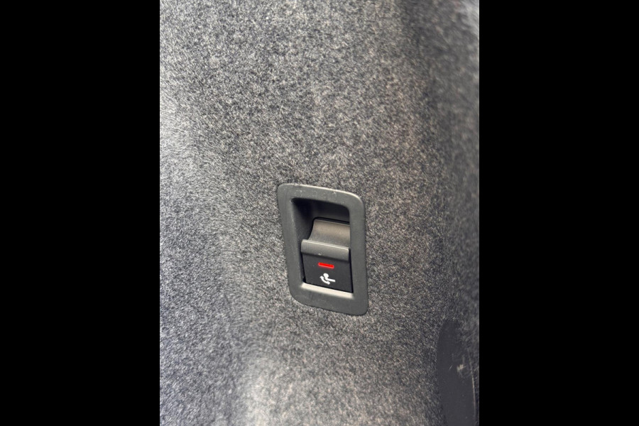 Audi Q3 Sportback 45 TFSI e S Edition Pano/Keyless/Matrix/Blindspot Audi Q3 Sportback 45 TFSI e S Edition Pano/Keyless/Matrix/Blindspot