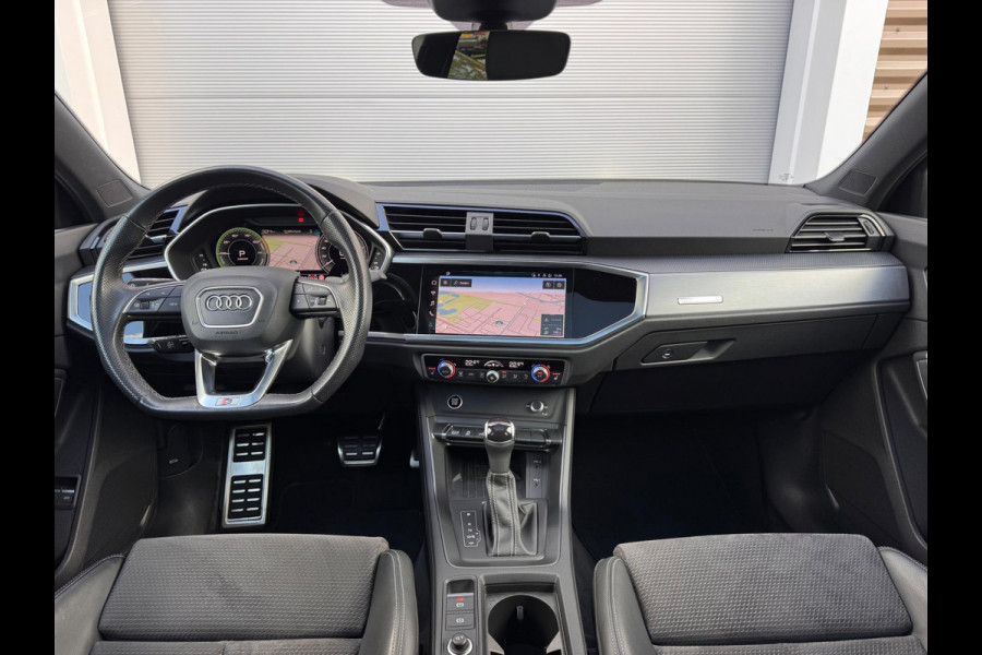 Audi Q3 Sportback 45 TFSI e S Edition Pano/Keyless/Matrix/Blindspot Audi Q3 Sportback 45 TFSI e S Edition Pano/Keyless/Matrix/Blindspot
