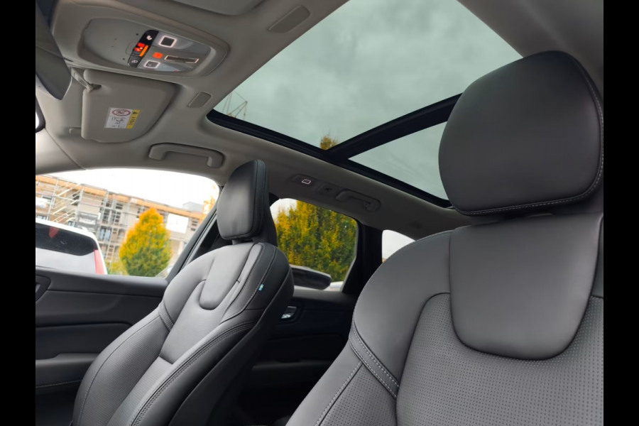 Volvo XC60 2.0 T8 Plug-in hybrid AWD Plus Dark (335kW/455PK) FULL OPTION ** 1e EIG - Ex VOLVO - € 25.000,= onder NP ** ** INFORMEER OOK NAAR ONZE AANTREKKELIJKE FINANCIAL-LEASE TARIEVEN **