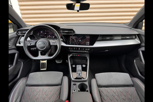 Audi A3 Sportback 35 TFSI S edition RS zetels/Keyless/Camera Audi A3 Sportback 35 TFSI S edition RS zetels/Keyless/Camera