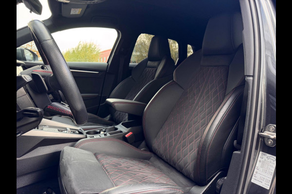 Audi A3 Sportback 35 TFSI S edition RS zetels/Keyless/Camera Audi A3 Sportback 35 TFSI S edition RS zetels/Keyless/Camera