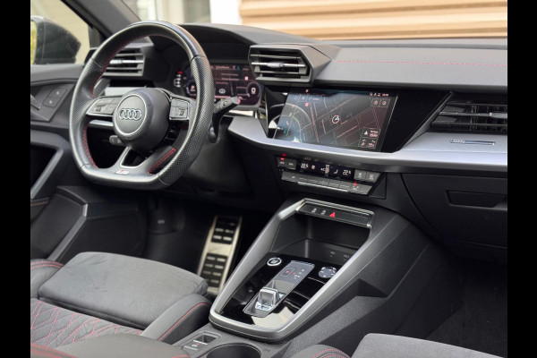 Audi A3 Sportback 35 TFSI S edition RS zetels/Keyless/Camera Audi A3 Sportback 35 TFSI S edition RS zetels/Keyless/Camera