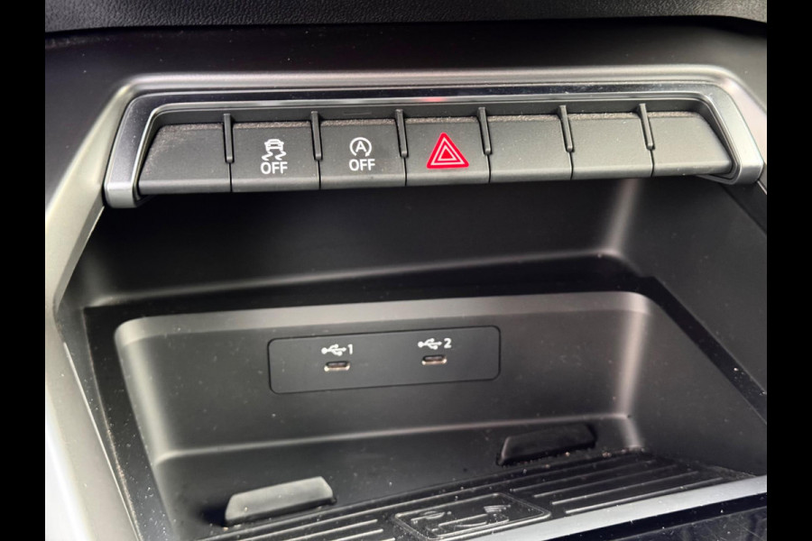 Audi A3 Sportback 35 TFSI S edition RS zetels/Keyless/Camera Audi A3 Sportback 35 TFSI S edition RS zetels/Keyless/Camera