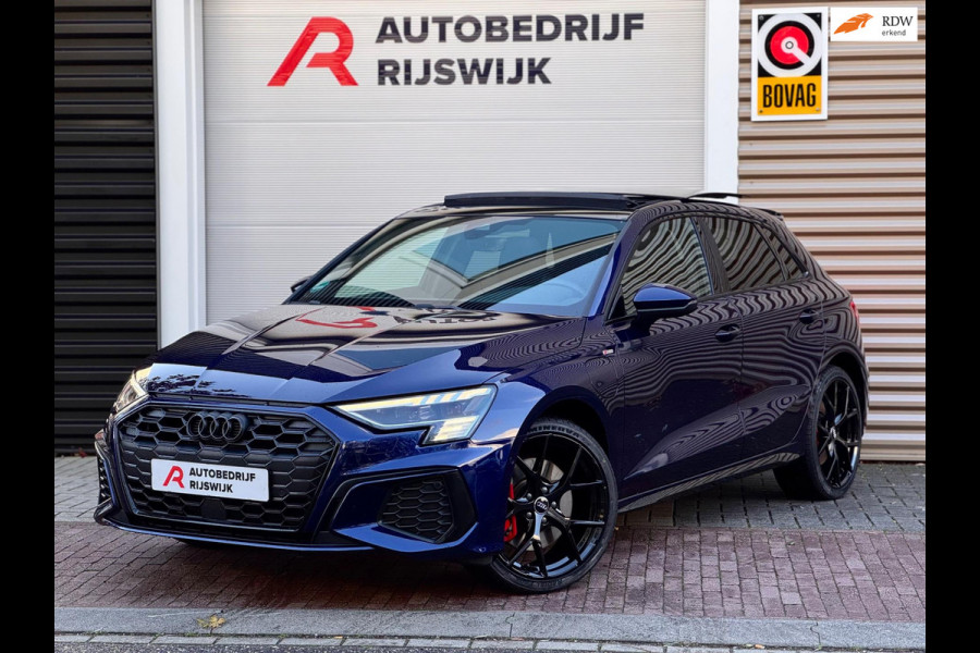 Audi A3 Sportback 45 TFSI e S3 Competition Pano/Keyless/Sfeer/RS zetels Audi A3 Sportback 45 TFSI e S3 Competition Pano/Keyless/Sfeer/RS zetels