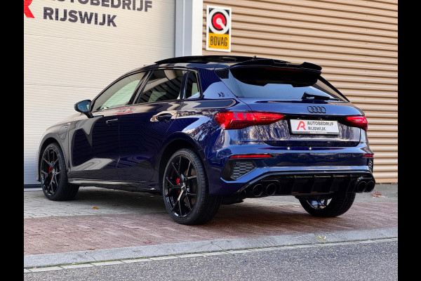 Audi A3 Sportback 45 TFSI e S3 Competition Pano/Keyless/Sfeer/RS zetels Audi A3 Sportback 45 TFSI e S3 Competition Pano/Keyless/Sfeer/RS zetels