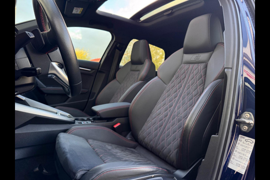 Audi A3 Sportback 45 TFSI e S3 Competition Pano/Keyless/Sfeer/RS zetels Audi A3 Sportback 45 TFSI e S3 Competition Pano/Keyless/Sfeer/RS zetels