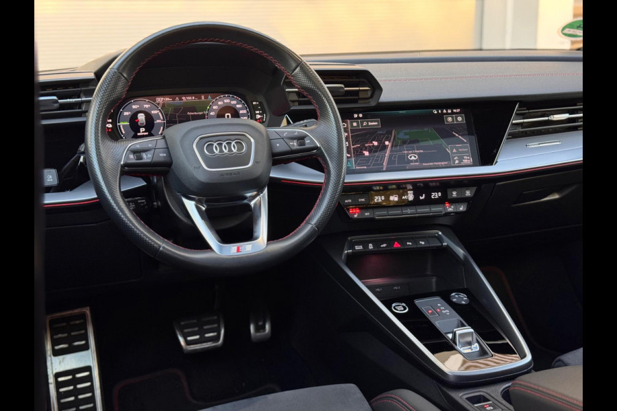 Audi A3 Sportback 45 TFSI e S3 Competition Pano/Keyless/Sfeer/RS zetels Audi A3 Sportback 45 TFSI e S3 Competition Pano/Keyless/Sfeer/RS zetels