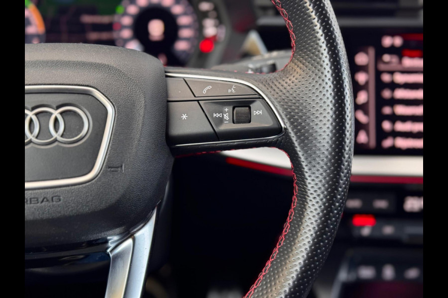 Audi A3 Sportback 45 TFSI e S3 Competition Pano/Keyless/Sfeer/RS zetels Audi A3 Sportback 45 TFSI e S3 Competition Pano/Keyless/Sfeer/RS zetels