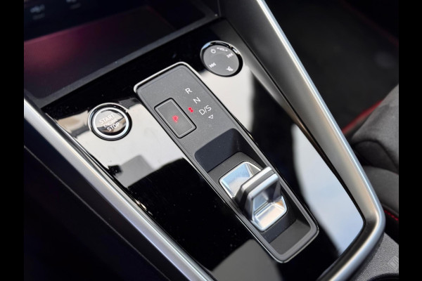 Audi A3 Sportback 45 TFSI e S3 Competition Pano/Keyless/Sfeer/RS zetels Audi A3 Sportback 45 TFSI e S3 Competition Pano/Keyless/Sfeer/RS zetels