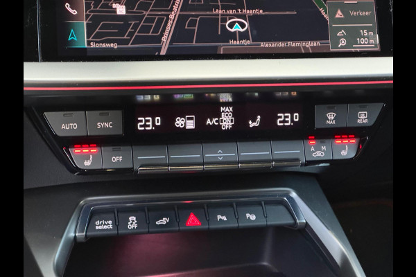 Audi A3 Sportback 45 TFSI e S3 Competition Pano/Keyless/Sfeer/RS zetels Audi A3 Sportback 45 TFSI e S3 Competition Pano/Keyless/Sfeer/RS zetels