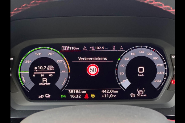 Audi A3 Sportback 45 TFSI e S3 Competition Pano/Keyless/Sfeer/RS zetels Audi A3 Sportback 45 TFSI e S3 Competition Pano/Keyless/Sfeer/RS zetels