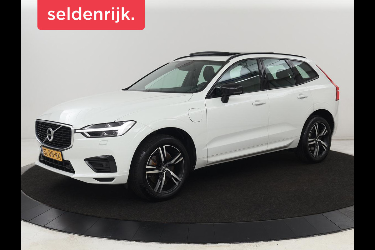Volvo XC60 2.0 Recharge T8 AWD R-Design | Panoramadak | Trekhaak | Adaptive cruise | Stoelverwarming | Carplay | Harman/Kardon | Navigatie | Memory | Sportstoelen | Achterbankverwarming | PHEV | Plug In Volvo XC60 2.0 Recharge T8 AWD R-Design | Panoramadak | Trekhaak | Adaptive cruise | Stoelverwarming | Carplay | Harman/Kardon | Navigatie | Memory | Sportstoelen | Achterbankverwarming | PHEV | Plug In