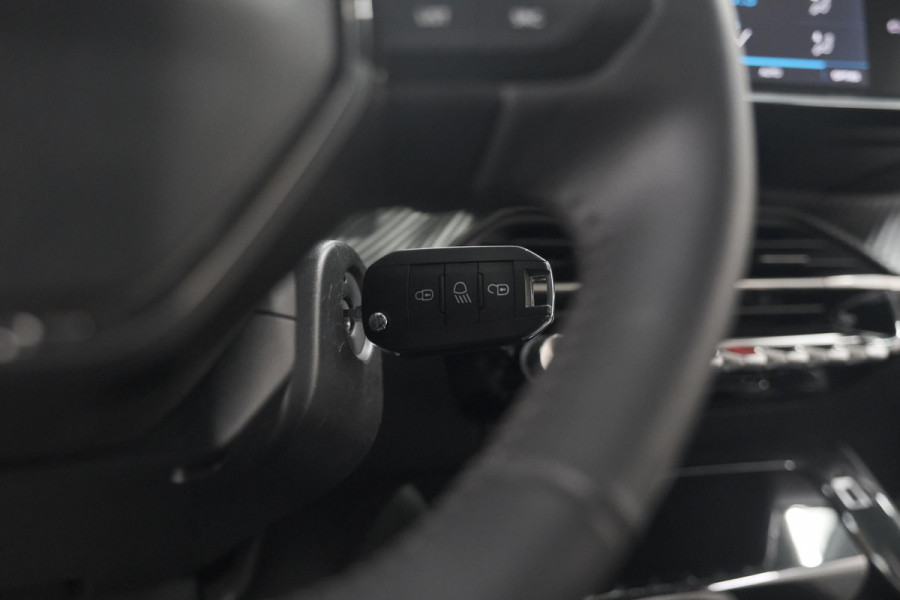 Peugeot 208 PureTech 100 EAT8 Allure Pack | Camera | Apple Carplay | Parkeersensoren | Stoelverwarming