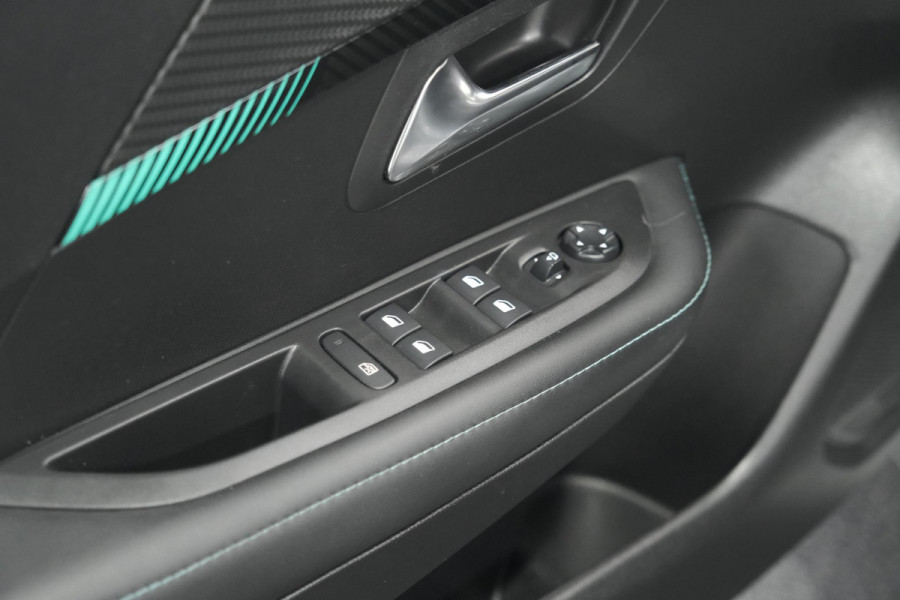 Peugeot 208 PureTech 100 EAT8 Allure Pack | Camera | Apple Carplay | Parkeersensoren | Stoelverwarming