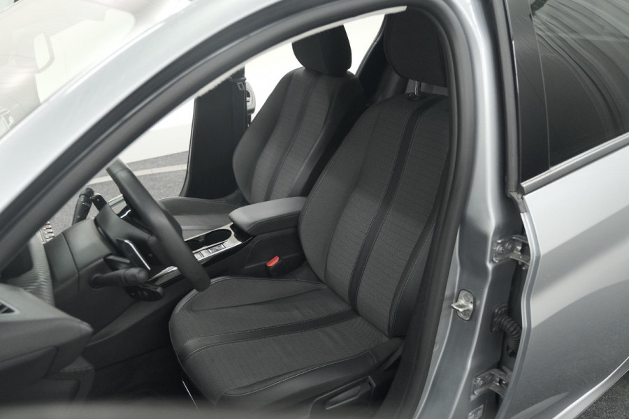 Peugeot 208 PureTech 100 EAT8 Allure Pack | Camera | Apple Carplay | Parkeersensoren | Stoelverwarming