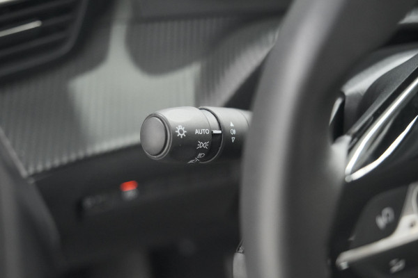 Peugeot 208 PureTech 100 EAT8 Allure Pack | Camera | Apple Carplay | Parkeersensoren | Stoelverwarming