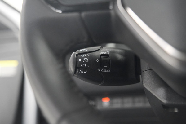 Peugeot 208 PureTech 100 EAT8 Allure Pack | Camera | Apple Carplay | Parkeersensoren | Stoelverwarming