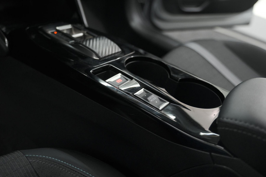 Peugeot 208 PureTech 100 EAT8 Allure Pack | Camera | Apple Carplay | Parkeersensoren | Stoelverwarming