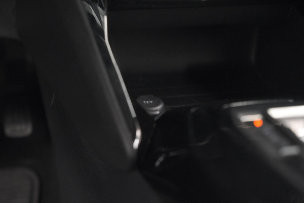 Peugeot 208 PureTech 100 EAT8 Allure Pack | Camera | Apple Carplay | Parkeersensoren | Stoelverwarming