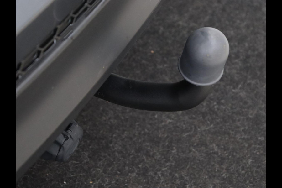 Hyundai Tucson 1.6 GDi Comfort | Trekhaak | Camera | Achterbankverwarming | Navigatie | Stoelverwarming | Climate control | Parkeerhulp | Cruise control | DAB | Regensensor Hyundai Tucson 1.6 GDi Comfort | Trekhaak | Camera | Achterbankverwarming | Navigatie | Stoelverwarming | Climate control | Parkeerhulp | Cruise control | DAB | Regensensor