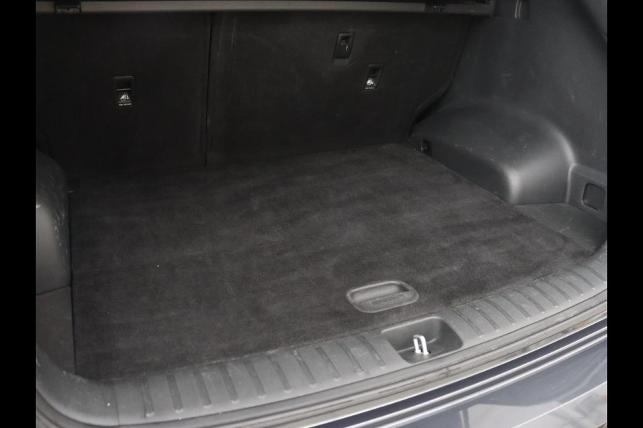 Hyundai Tucson 1.6 GDi Comfort | Trekhaak | Camera | Achterbankverwarming | Navigatie | Stoelverwarming | Climate control | Parkeerhulp | Cruise control | DAB | Regensensor Hyundai Tucson 1.6 GDi Comfort | Trekhaak | Camera | Achterbankverwarming | Navigatie | Stoelverwarming | Climate control | Parkeerhulp | Cruise control | DAB | Regensensor