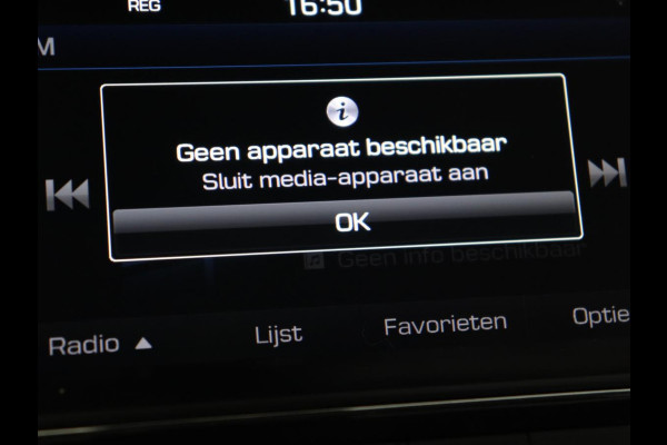 Hyundai Tucson 1.6 GDi Comfort | Trekhaak | Camera | Achterbankverwarming | Navigatie | Stoelverwarming | Climate control | Parkeerhulp | Cruise control | DAB | Regensensor Hyundai Tucson 1.6 GDi Comfort | Trekhaak | Camera | Achterbankverwarming | Navigatie | Stoelverwarming | Climate control | Parkeerhulp | Cruise control | DAB | Regensensor