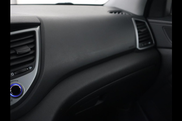 Hyundai Tucson 1.6 GDi Comfort | Trekhaak | Camera | Achterbankverwarming | Navigatie | Stoelverwarming | Climate control | Parkeerhulp | Cruise control | DAB | Regensensor Hyundai Tucson 1.6 GDi Comfort | Trekhaak | Camera | Achterbankverwarming | Navigatie | Stoelverwarming | Climate control | Parkeerhulp | Cruise control | DAB | Regensensor