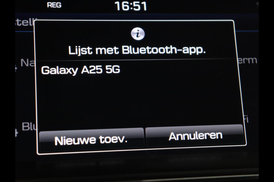 Hyundai Tucson 1.6 GDi Comfort | Trekhaak | Camera | Achterbankverwarming | Navigatie | Stoelverwarming | Climate control | Parkeerhulp | Cruise control | DAB | Regensensor Hyundai Tucson 1.6 GDi Comfort | Trekhaak | Camera | Achterbankverwarming | Navigatie | Stoelverwarming | Climate control | Parkeerhulp | Cruise control | DAB | Regensensor