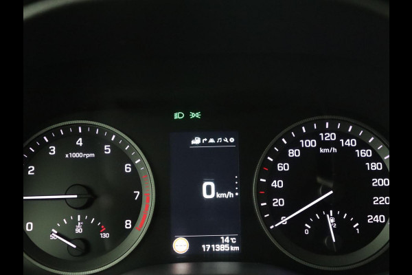 Hyundai Tucson 1.6 GDi Comfort | Trekhaak | Camera | Achterbankverwarming | Navigatie | Stoelverwarming | Climate control | Parkeerhulp | Cruise control | DAB | Regensensor Hyundai Tucson 1.6 GDi Comfort | Trekhaak | Camera | Achterbankverwarming | Navigatie | Stoelverwarming | Climate control | Parkeerhulp | Cruise control | DAB | Regensensor