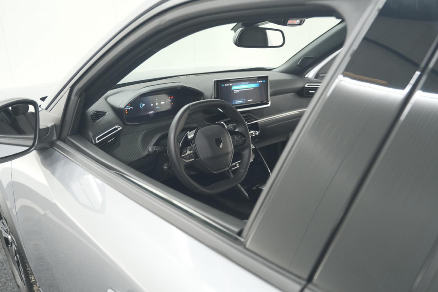 Peugeot 2008 Hybrid 136 e-DCS6 Allure | 360 Camera | Adaptieve Cruise Control | Dodehoekdetectie | Navigatie Peugeot 2008 Hybrid 136 e-DCS6 Allure | 360 Camera | Adaptieve Cruise Control | Dodehoekdetectie | Navigatie